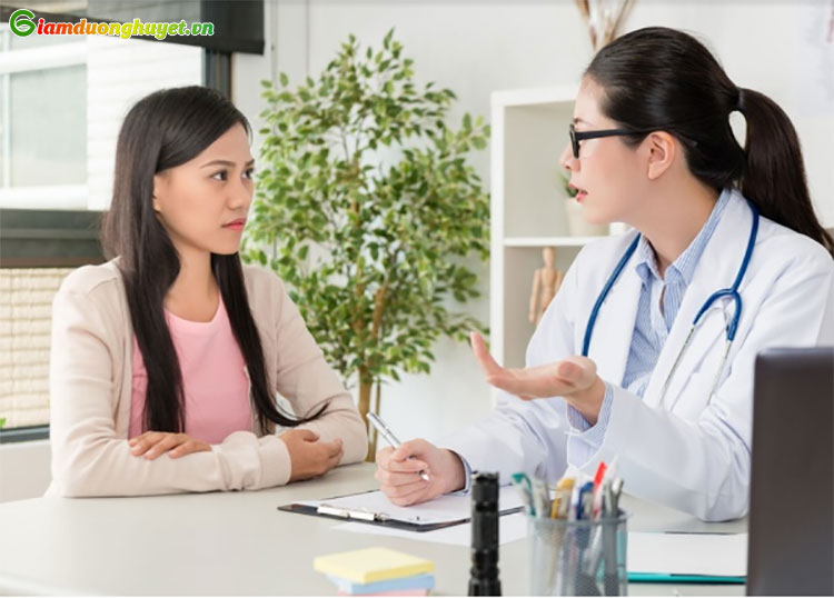 Khám sức khỏe định kỳ để kiểm soát tốt đường huyết và điều chỉnh thuốc khi cần